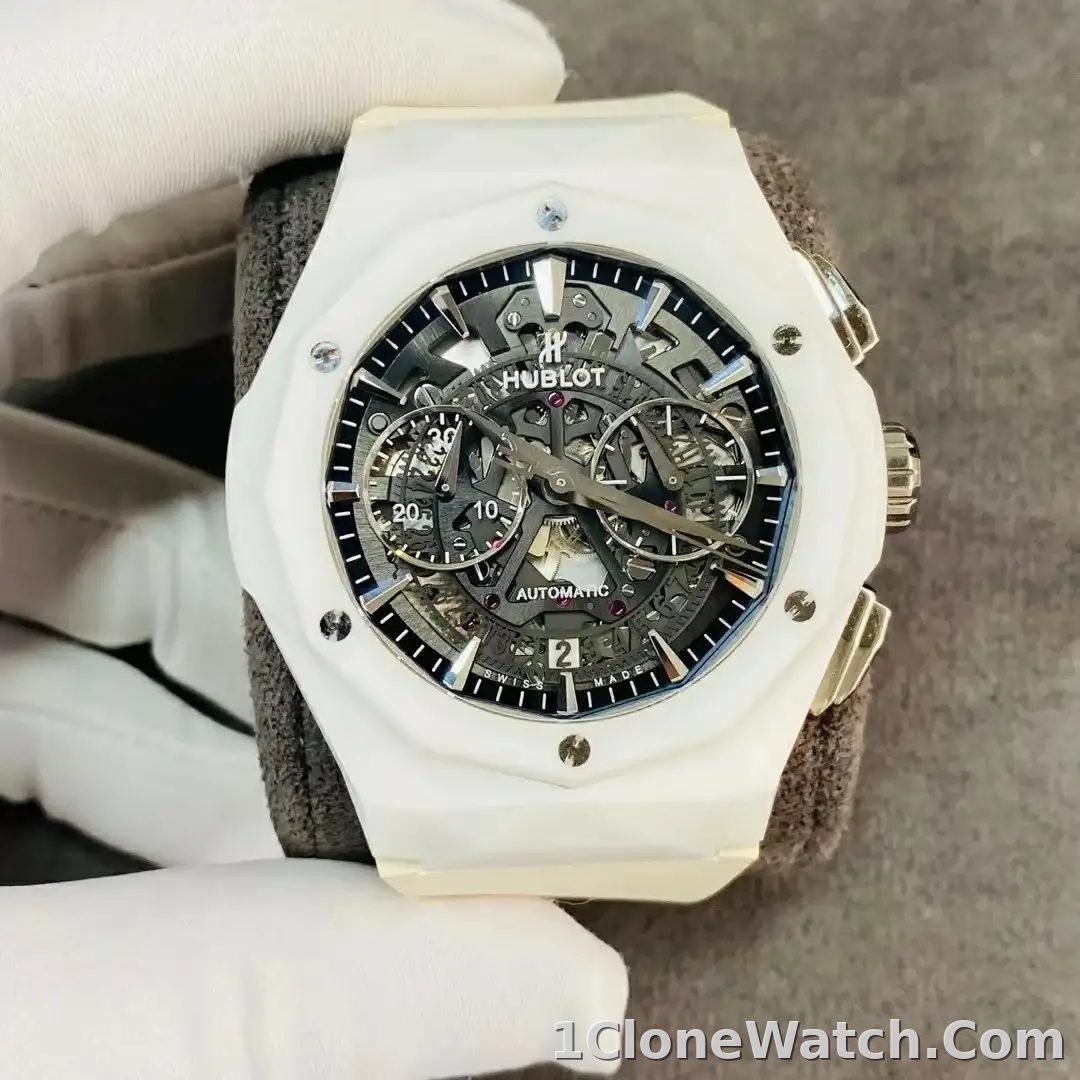 Hublot Classic Fusion Men Automatic Black Rubber Watch 525.HI.0170.RW.ORL21 - detail