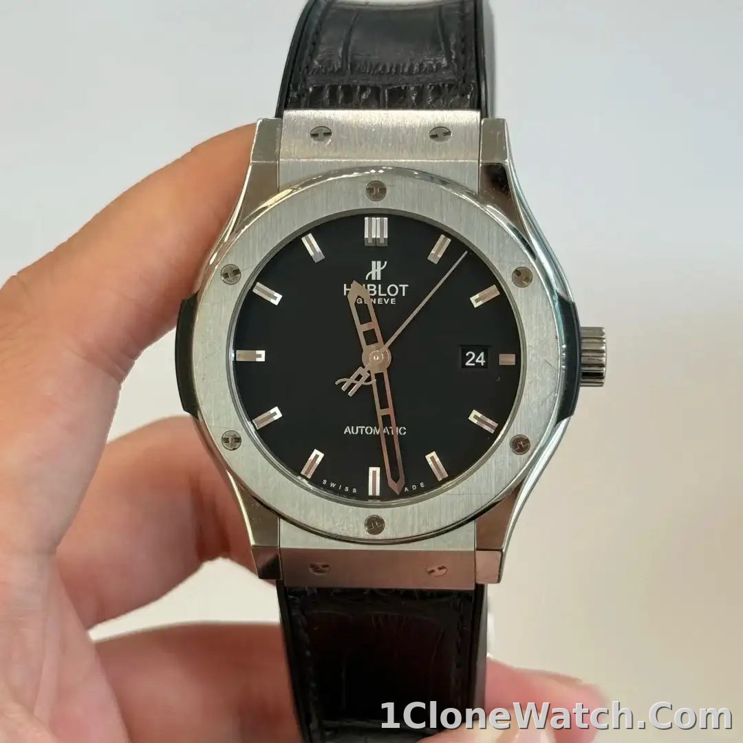 Hublot Classic Fusion Men Automatic Black Alligator Watch 565.NX.1171.LR - detail