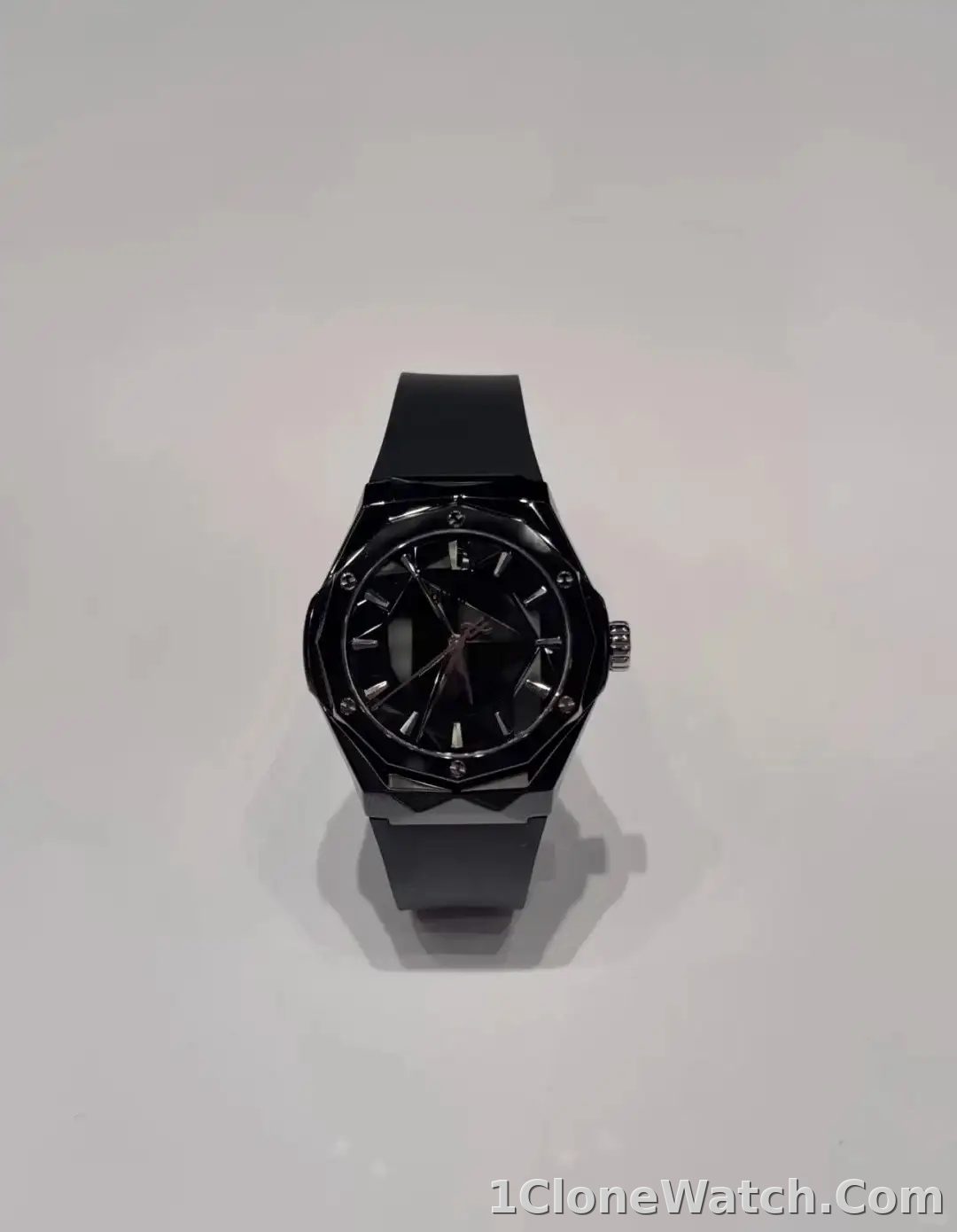 Hublot Classic Fusion Men Automatic Black Rubber Watch 550.CS.1800.RX.ORL21 - detail