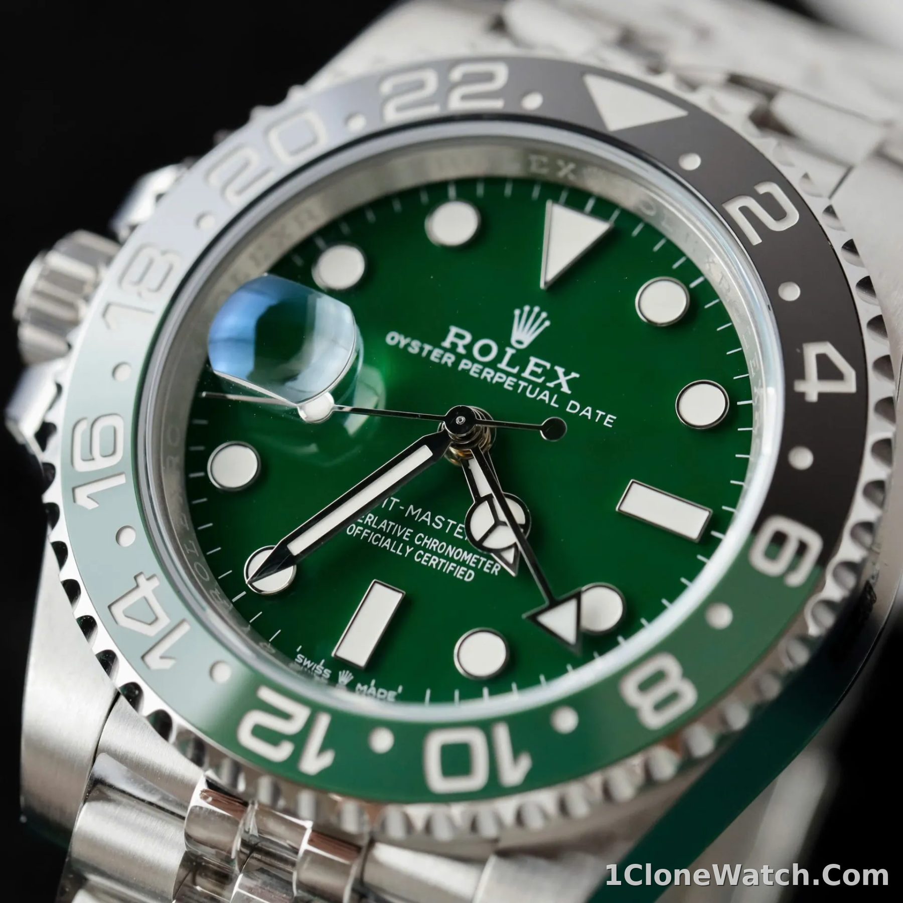 Superclone Rolex GMT-Master II 40 mm 126729VTNR Jubilee “Absinthe” - detail