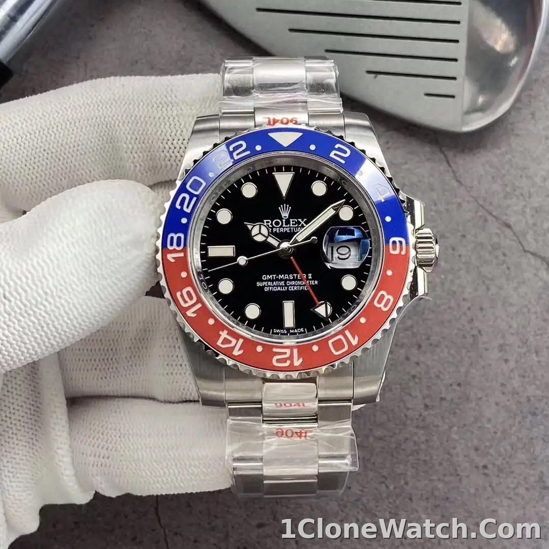 Rolex GMT-Master II 40mm 126710BLRO  Pepsi  Oyster - detail
