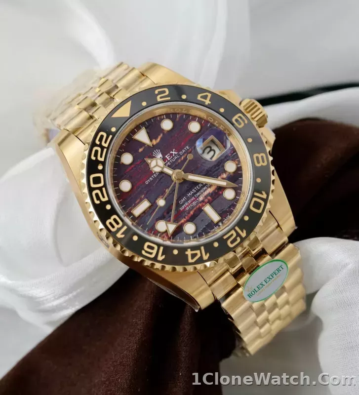 Superclone Rolex GMT-Master II 40 mm 126718GRNR Tiger Iron Dial - detail