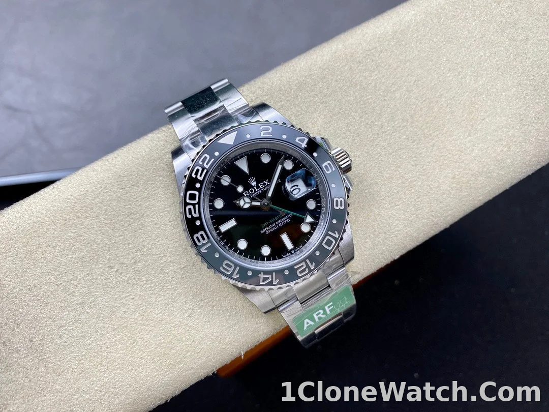 Superclone Rolex GMT-Master II 126710GRNR  Bruce Wayne  Oyster 2024 - detail
