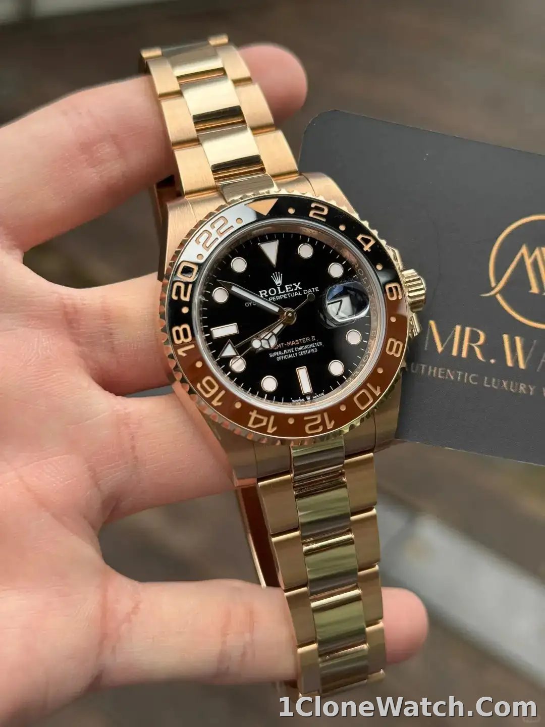 Rolex GMT-Master II Oyster 40 mm Everose gold 126715CHNR - detail