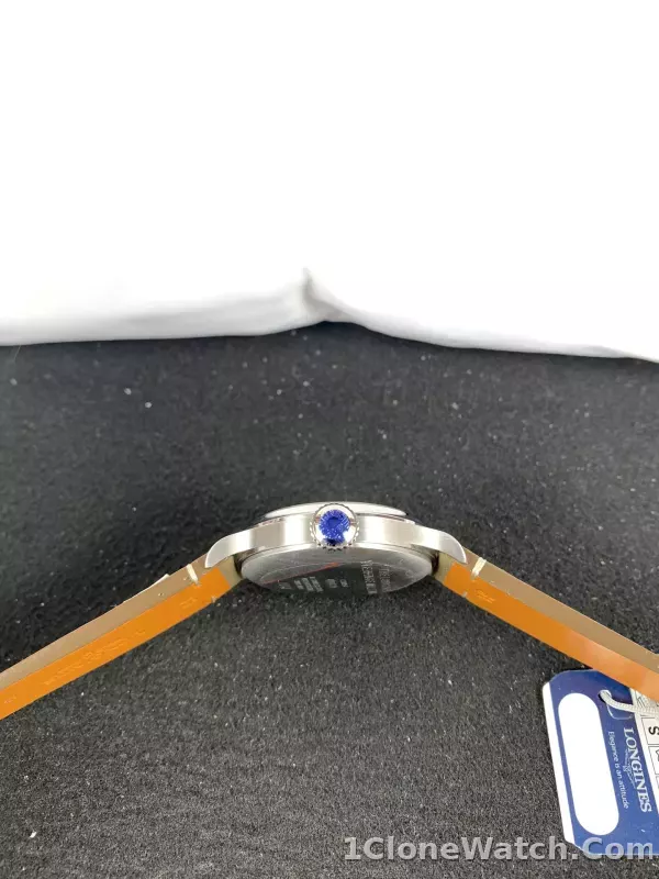 Longines Heritage Military L2.819.4.93.2 - detail