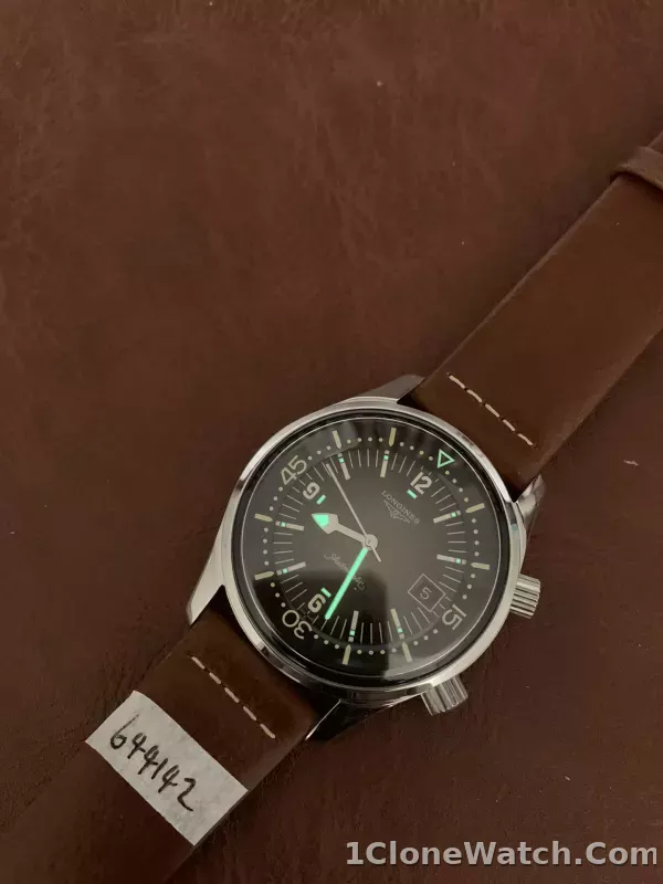Longines Legend Diver Watch L3.774.4.60.2 - detail