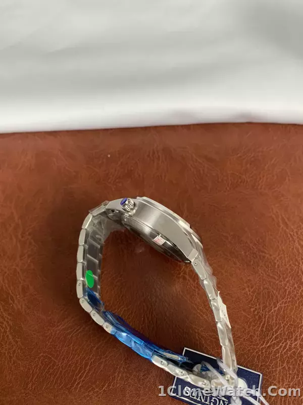 Longines Spirit Ref. L3.820.4.73.6 - detail