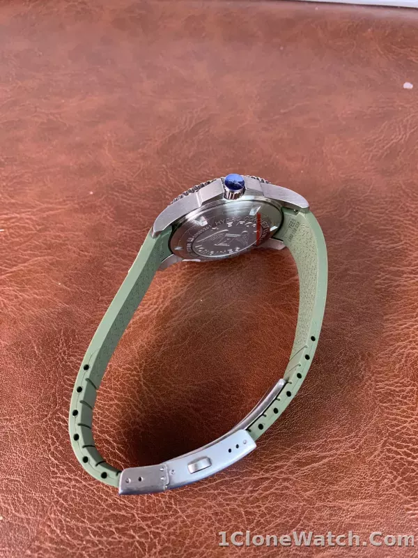 Longines Sport Hydroconquest 41mm L3.781.4.06.9 - detail