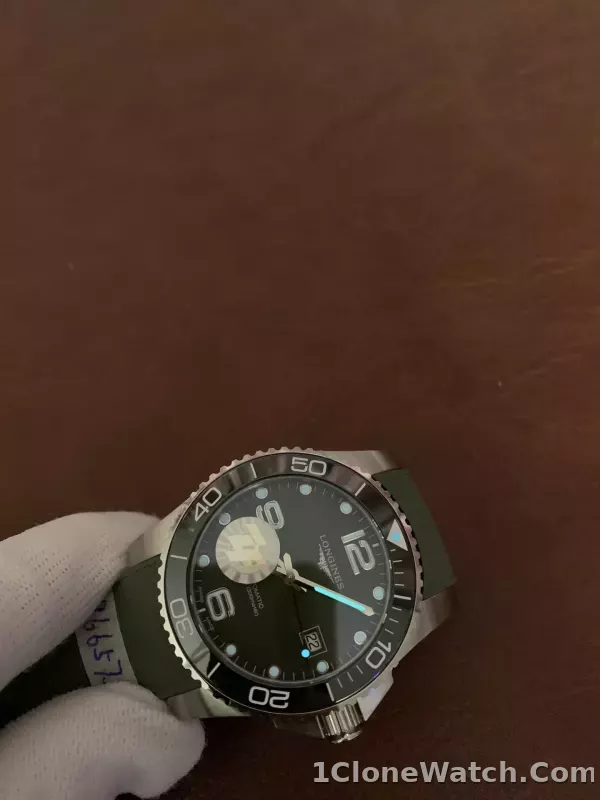 Longines Sport Hydroconquest 41mm L3.781.4.06.9 - detail