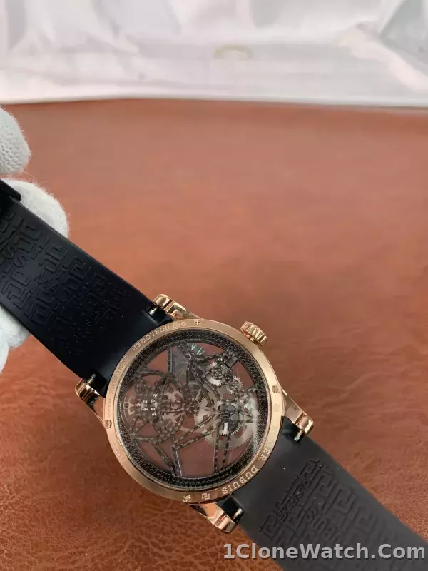 Roger Dubuis Excalibur Skeleton Flying Tourbillon - detail