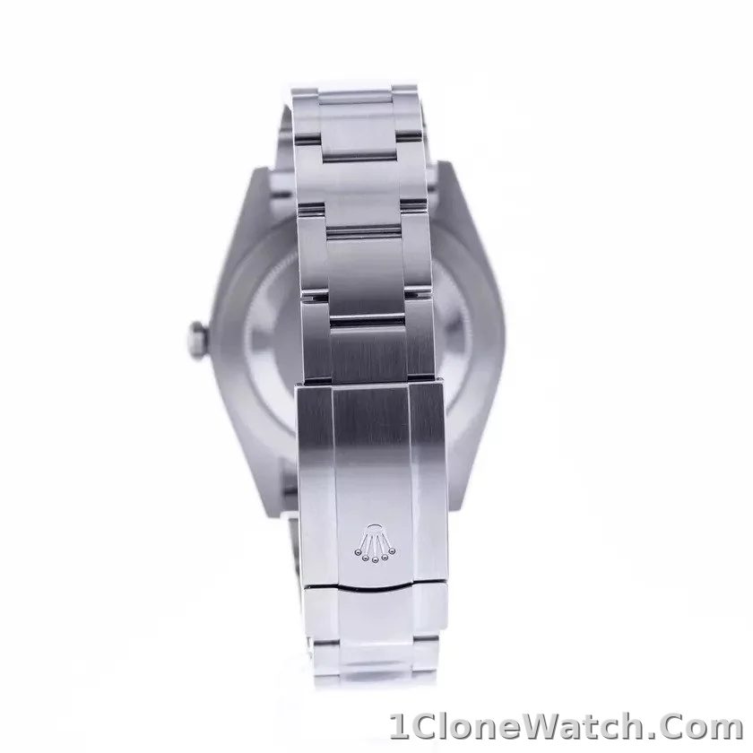 Rolex Oyster Perpetual Lady 36mm Silver Dial 126000 - detail