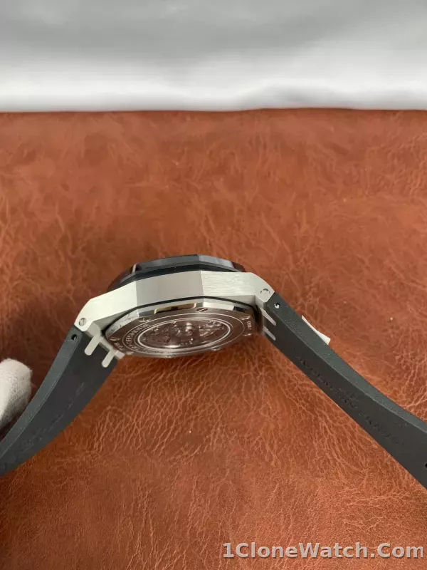 Audemars Piguet Royal Oak Offshore 26400SO.OO.A002CA.01 - detail