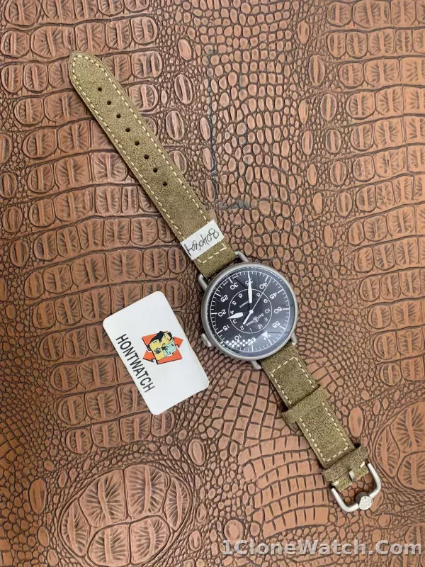 Bell&Ross WW1-92 Heritage BRWW192-MIL/SCA - detail