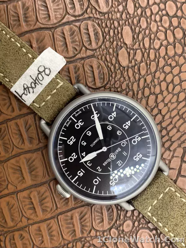 Bell&Ross WW1-92 Heritage BRWW192-MIL/SCA - detail