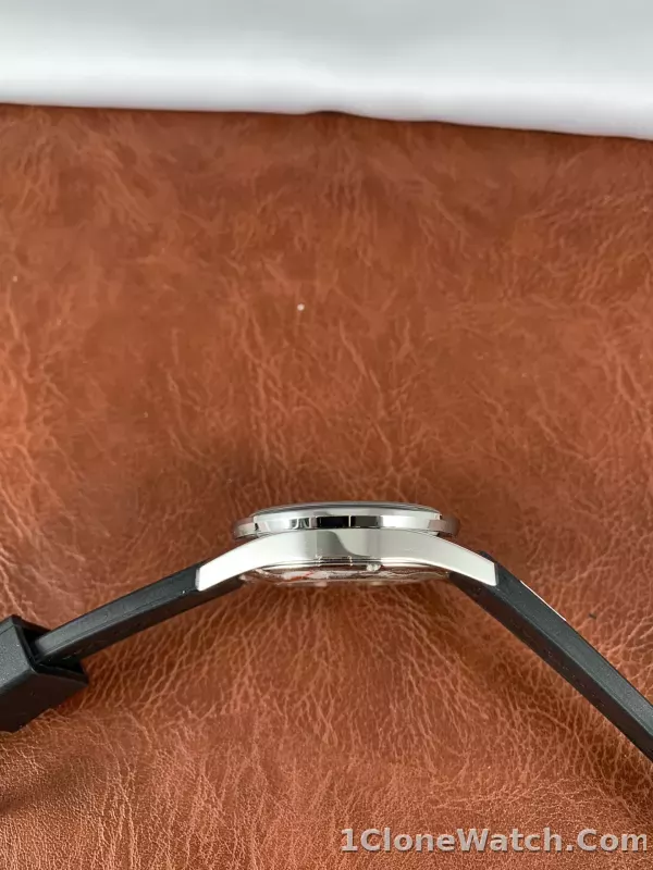 Bell&Ross BR123 Sport Heritage - detail