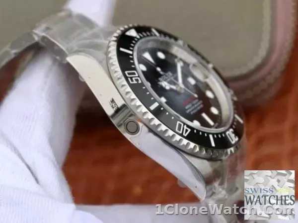 ROLEX SEA DWELLER BLACK DIAL SCRATCH PROOF 43MM SWISS REPLICA 126600.2 - detail