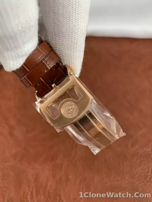 IWC Portuguese Perpetual Calendar IW503302 - detail