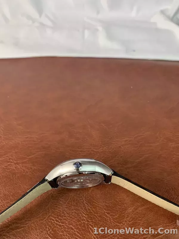 Omega De Ville Hour Vision Co-axial Master Chronometer 41mm 433.13.41.21.03.001 - detail