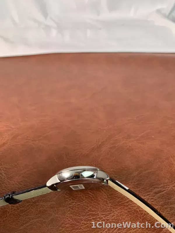 Omega De Ville Prestige 39mm 424.13.40.21.03.001 - detail