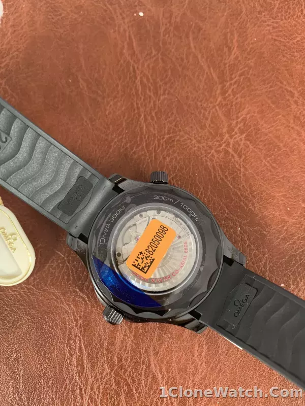 Omega Seamaster Diver 300M Co-Axial Master Chronometer - detail