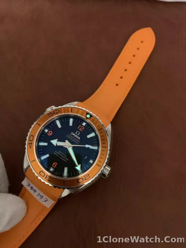 Omega Seamaster Planet Ocean 232.32.46.21.01.001 - detail