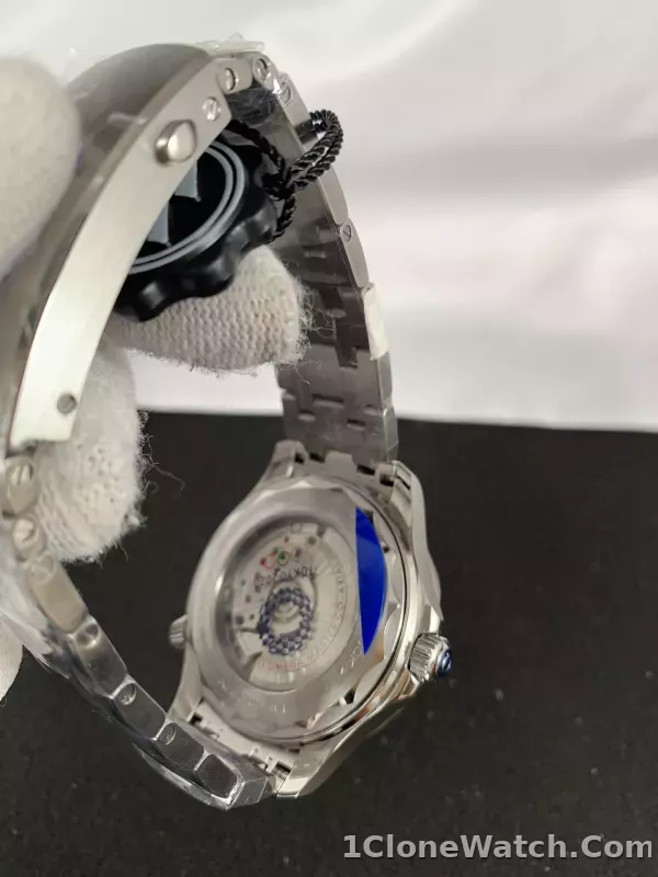 Omega Seamaster 300M Tokyo 2020 42mm 522.30.42.20.04.001 - detail