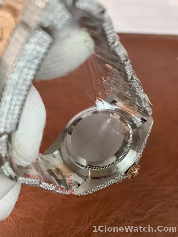 Rolex Sky Dweller two tone 326934 iced out (cubic zirconia) - detail