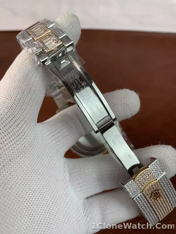 Rolex Sky Dweller two tone 326934 iced out (cubic zirconia) - detail