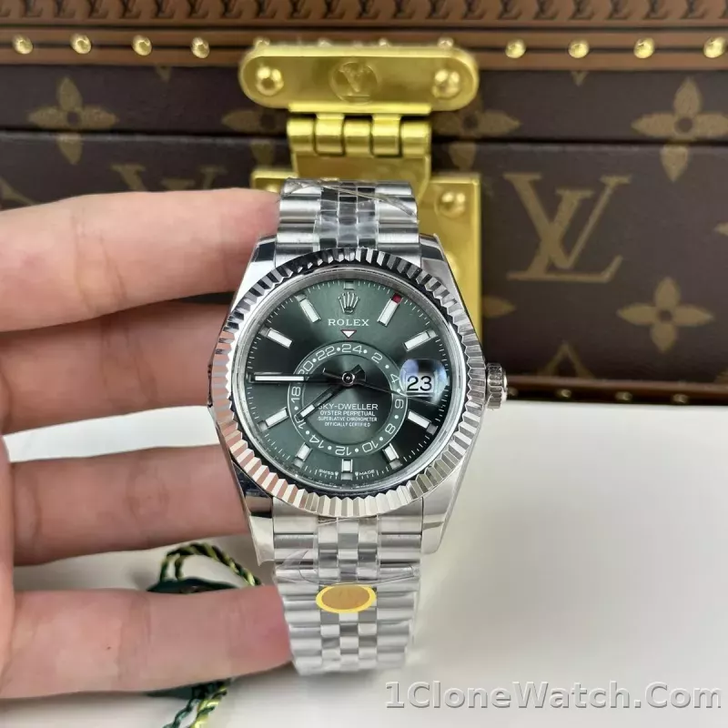 Superclone Rolex Sky-Dweller 42 mm Mint green Dial 336934 Jubilee - detail