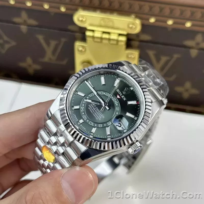 Superclone Rolex Sky-Dweller 42 mm Mint green Dial 336934 Jubilee - detail