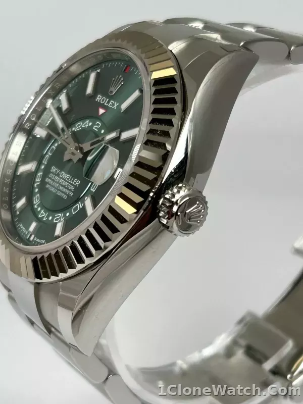 Superclone Rolex Sky-Dweller 42 mm Mint green Dial 336934 Oyster - detail