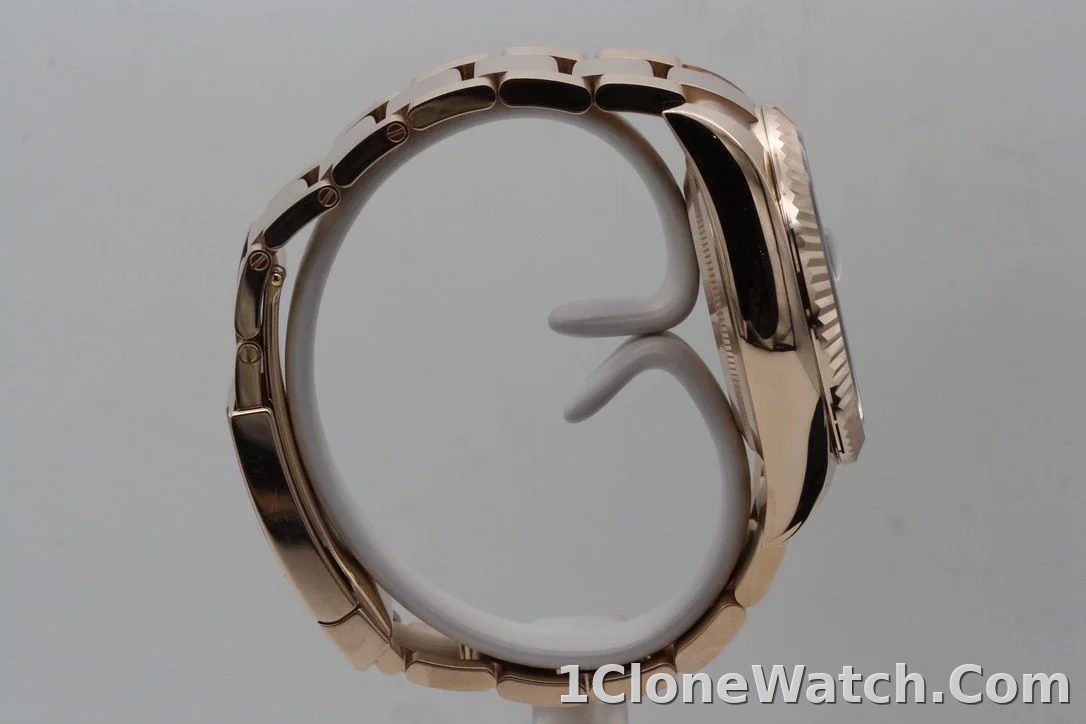 Rolex Sky-Dweller 42mm Chocolate Dial 326935 - detail