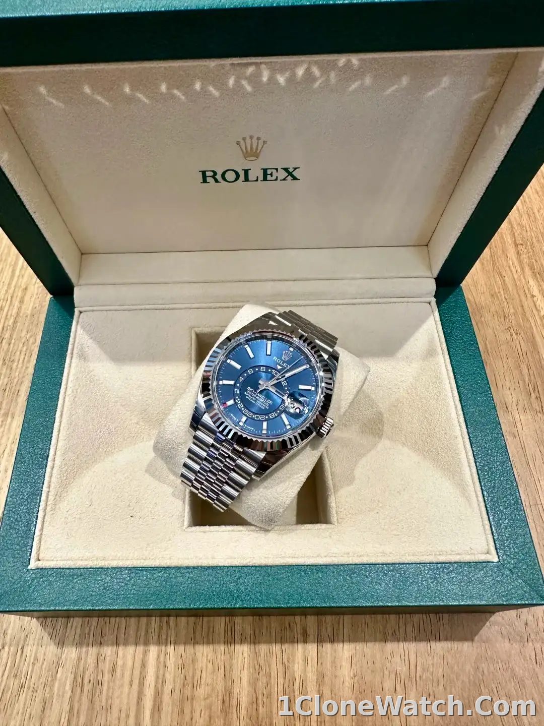 Rolex Sky Dweller Blue Dial White Gold Bezel Steel Jubilee 326934 - detail