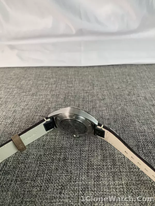 TAG HEUER WBE5114.FC8266 Autavia Calibre 5 42mm - detail