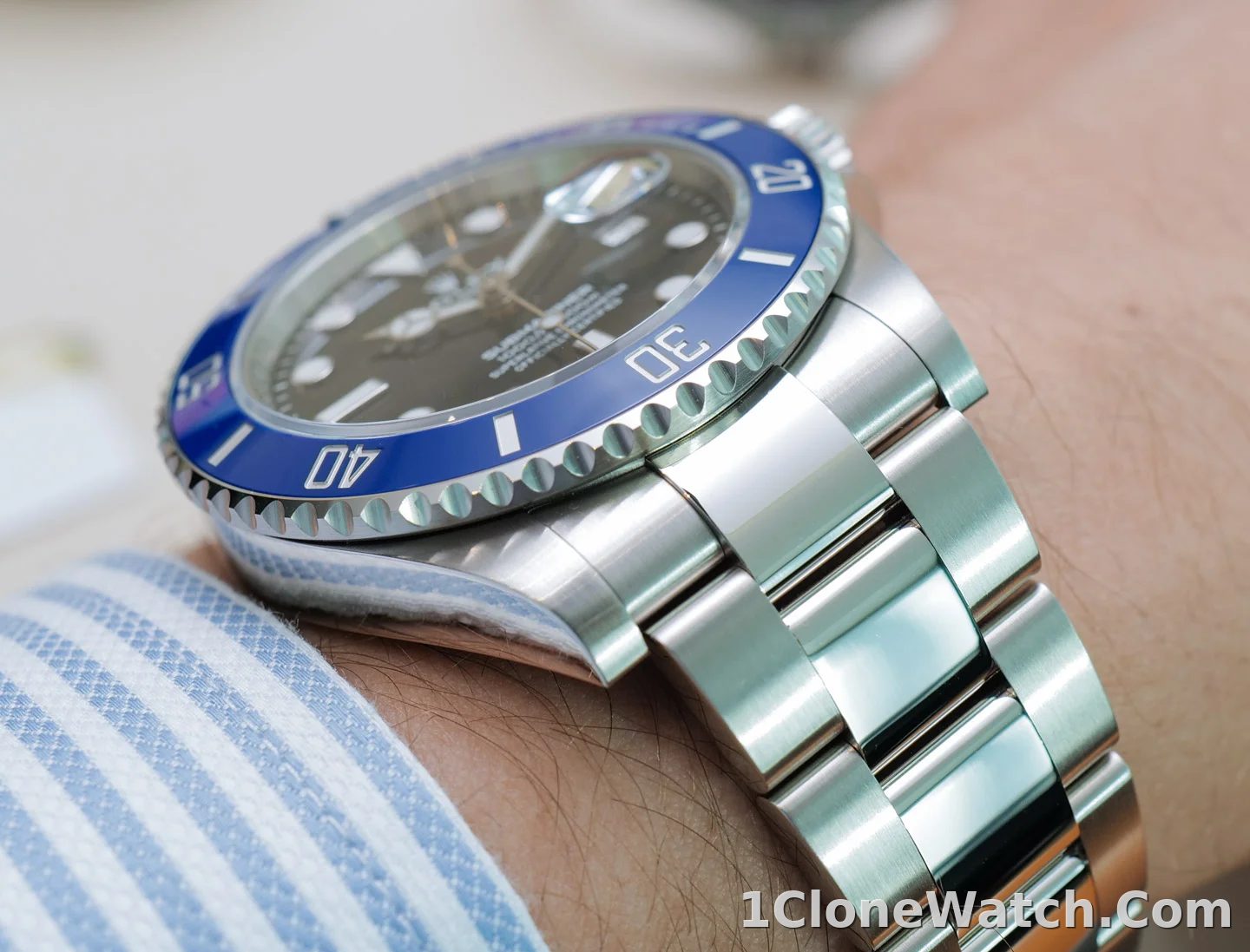 Rolex Submariner 41mm Black Dial 126619LB - detail