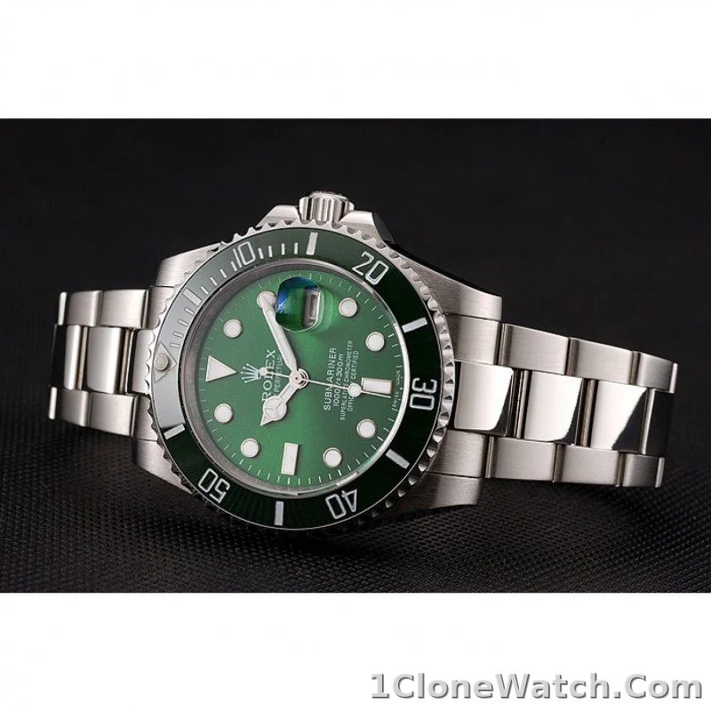 Rolex Submariner 41mm Green Dial 1454069 - detail