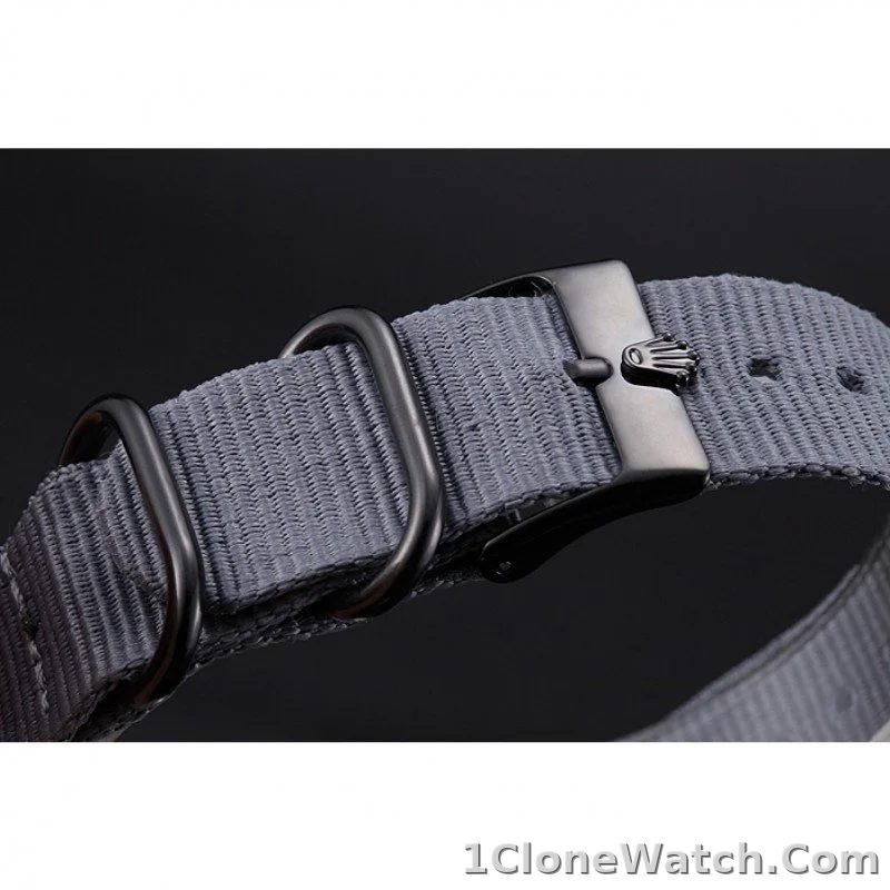 Rolex Submariner 39mm Black Dial 621996 - detail