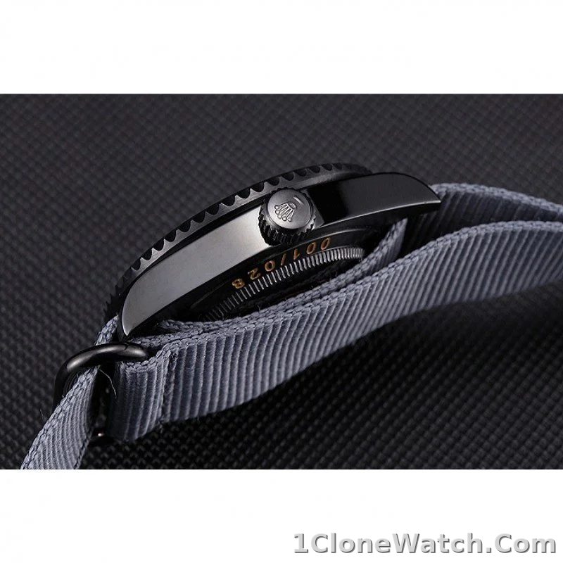 Rolex Submariner 39mm Black Dial 621996 - detail