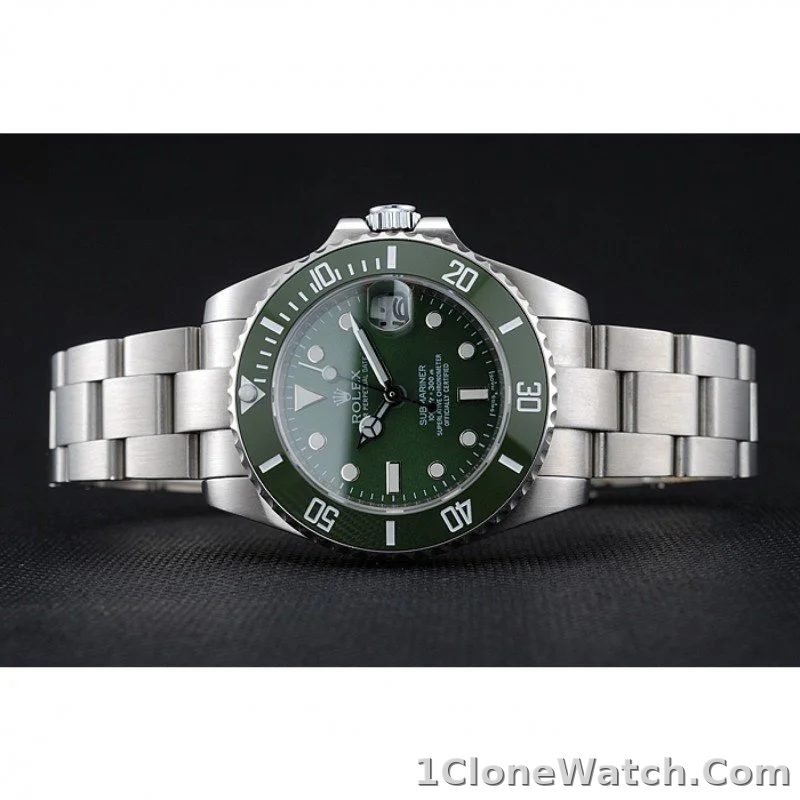 Rolex Submariner 41mm Green Dial 1454151 - detail