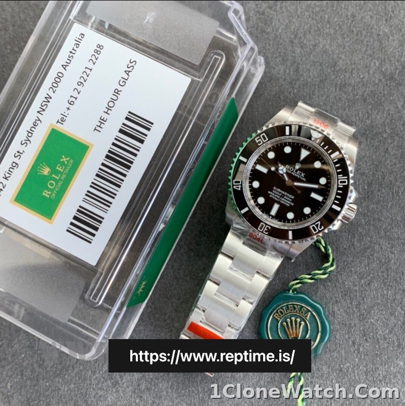 Rolex Submariner 124060 Men Automatic 41MM - detail