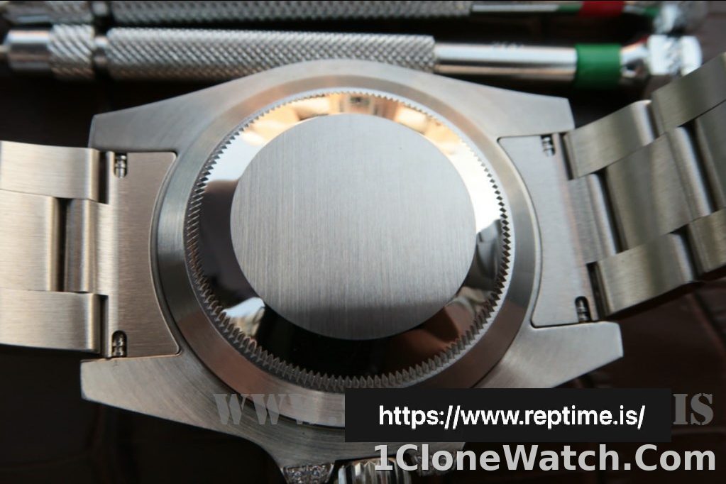 Rolex Submariner 116610 Men Automatic 40MM - detail