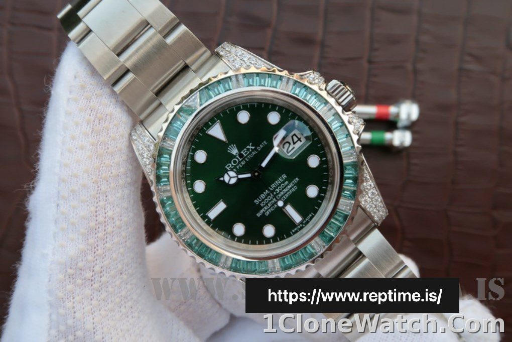 Rolex Submariner 116610 Men Automatic 40MM - detail