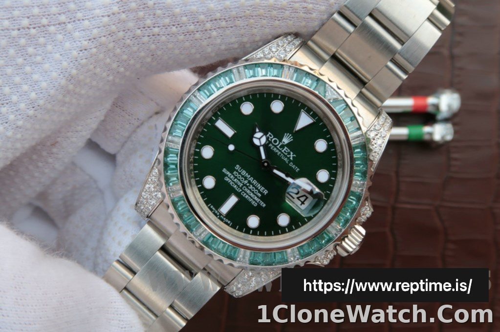 Rolex Submariner 116610 Men Automatic 40MM - detail