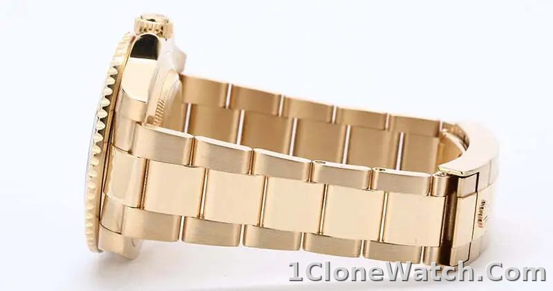 Rolex Submariner Date 126618LB - detail