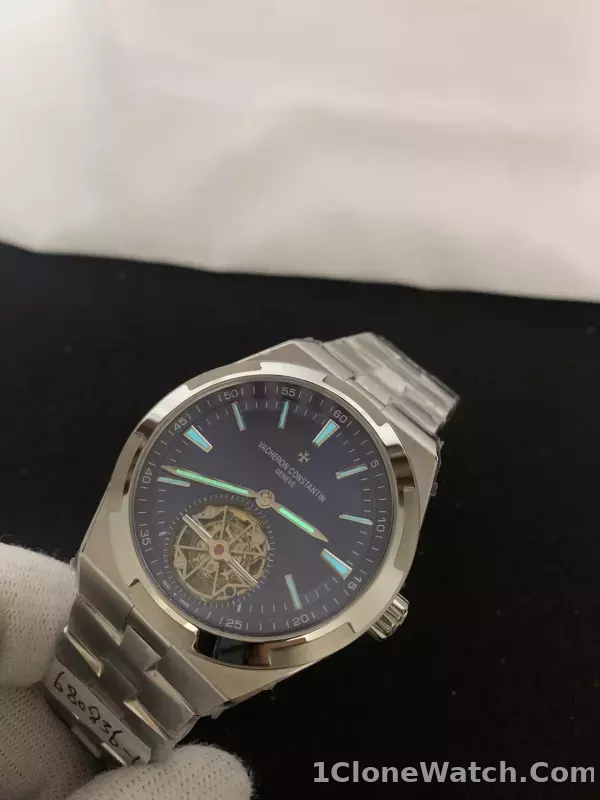 Vacheron Constantin Overseas Tourbillon 6000V/110A-B544 - detail