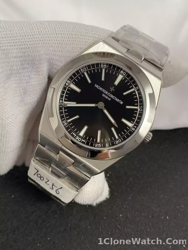 Vacheron Constantin Overseas 4500 Black - detail