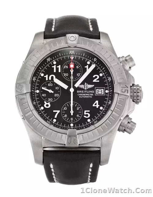 Breitling Chrono Avenger E13360