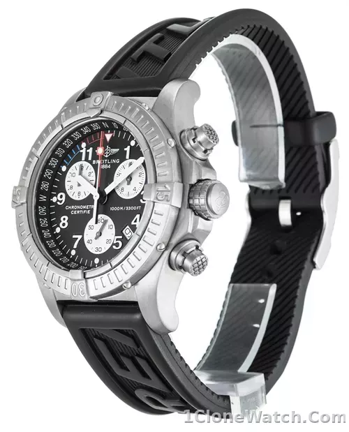 Breitling Chrono Avenger M1 E73360 - detail