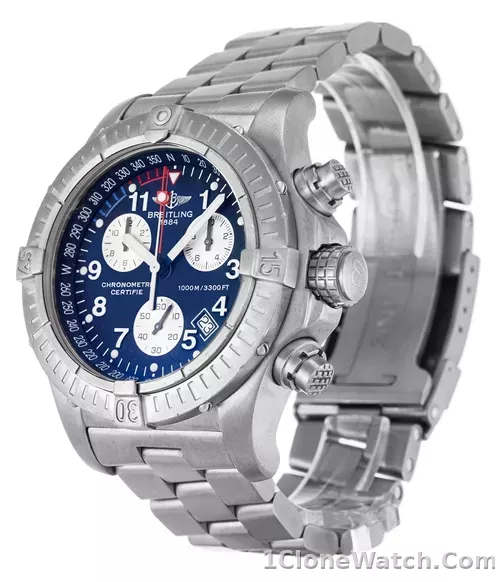 Breitling Chrono Avenger M1 E73360 - detail