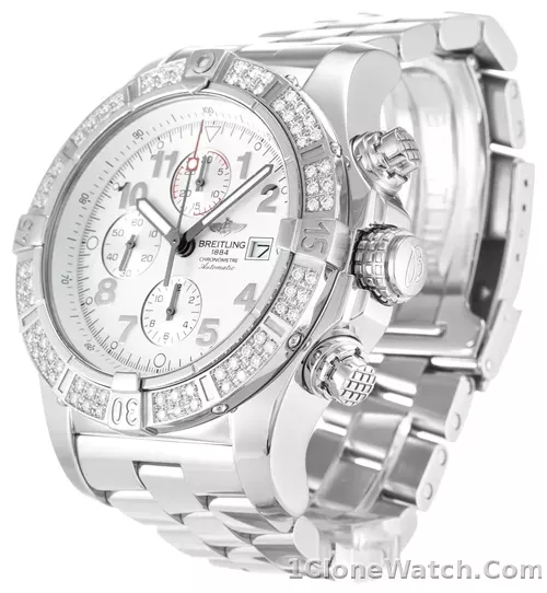 Breitling Super Avenger A13370 - detail